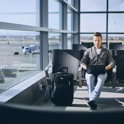 SharePoint Online’s mobile apps mean you can work anytime, on any device, anywhere there’s an internet connection.